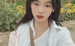 办公室撕开奶罩揉吮奶头漫画